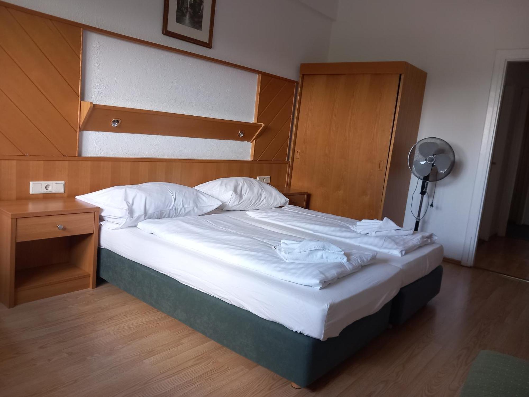 Hotel Familia Zamárdi Habitación foto