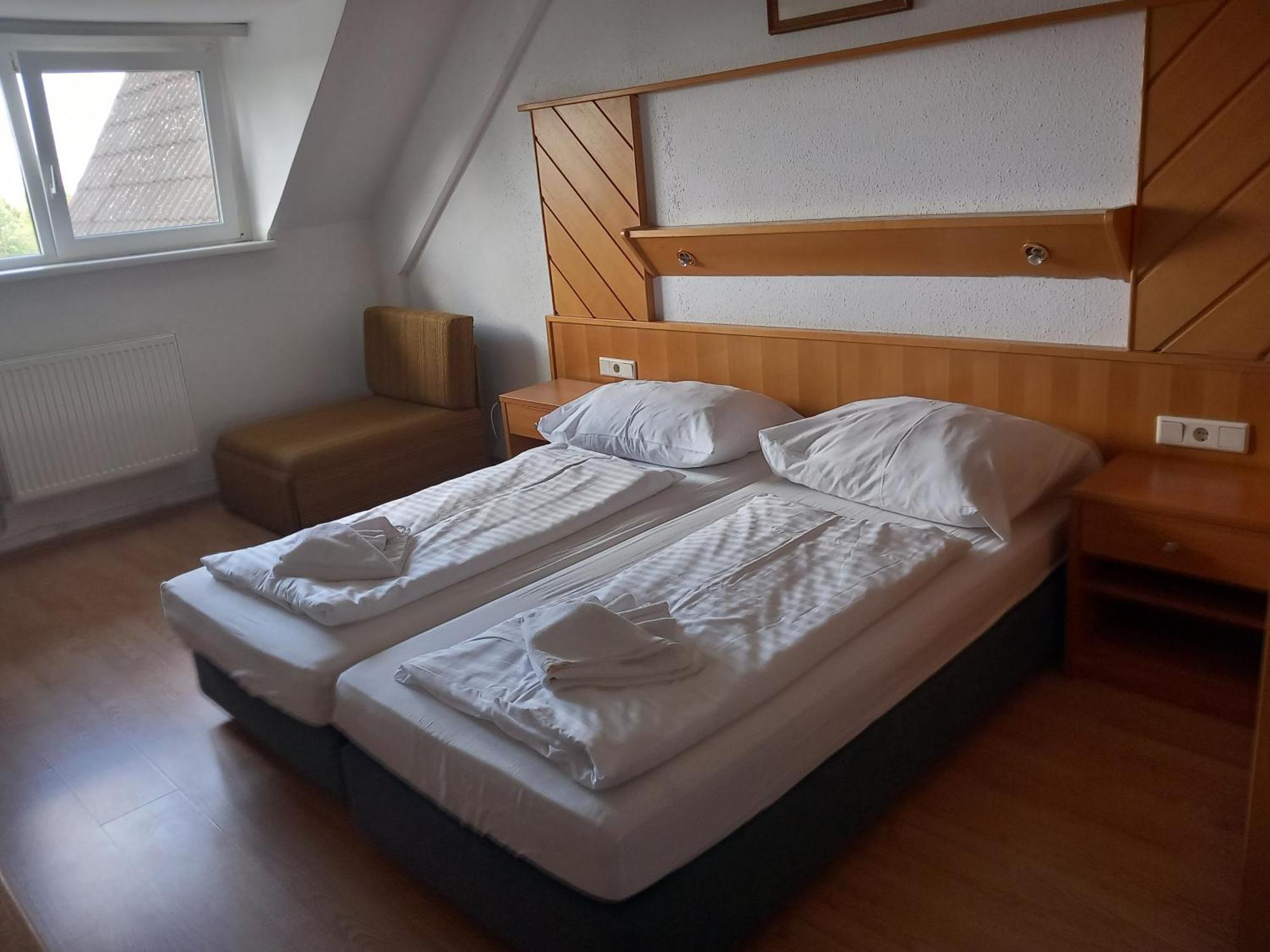 Hotel Familia Zamárdi Habitación foto