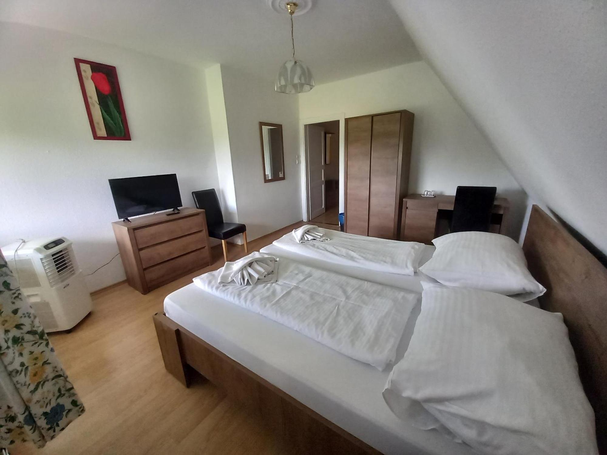 Hotel Familia Zamárdi Habitación foto